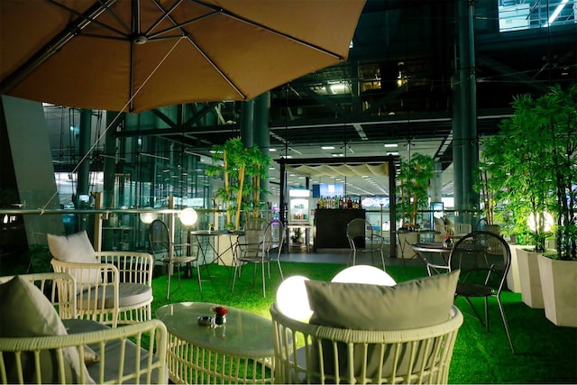 Lounge thumbnail 5