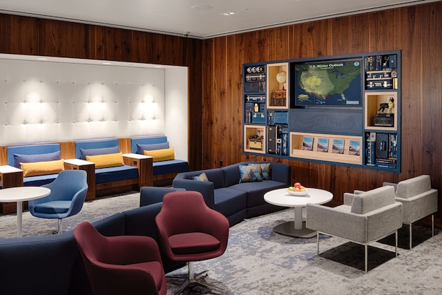 Lounge thumbnail 1