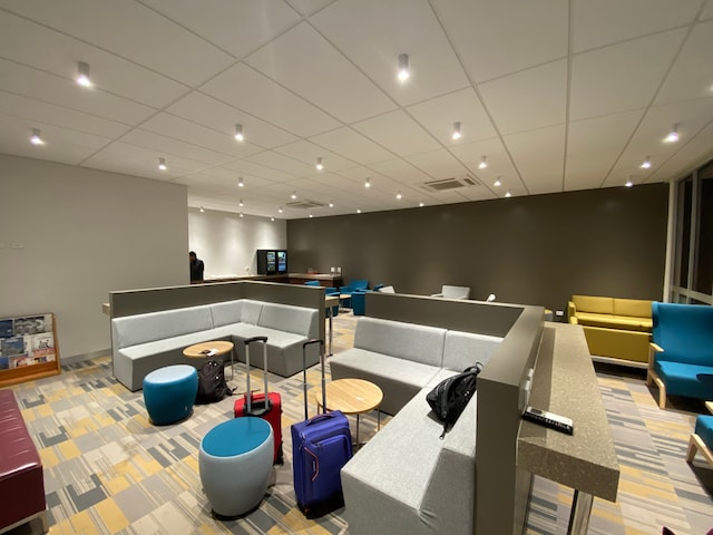 Lounge thumbnail 4
