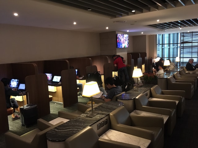 Lounge thumbnail 3