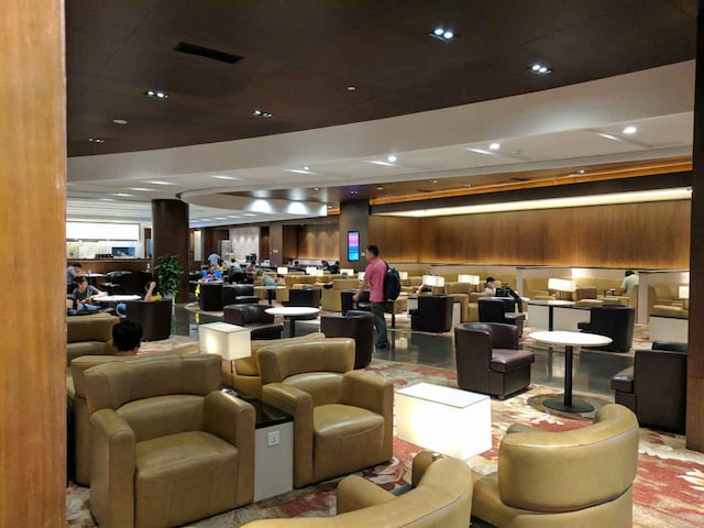 Lounge thumbnail 1
