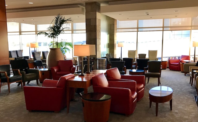 Lounge thumbnail 2