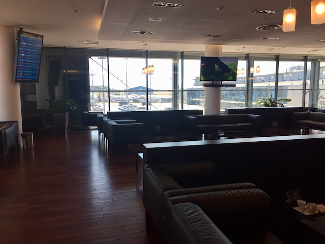 Lounge thumbnail 4