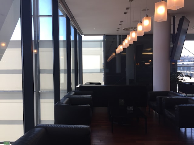 Lounge thumbnail 1