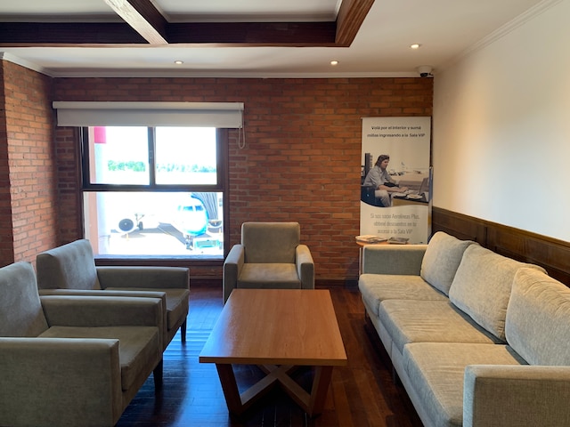 Lounge thumbnail 3
