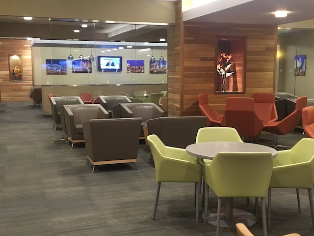 Lounge thumbnail 2