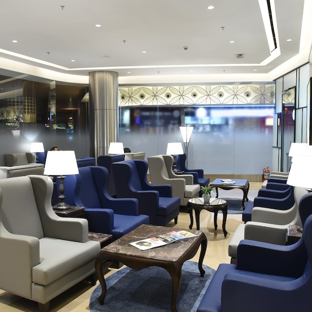 Lounge thumbnail 1