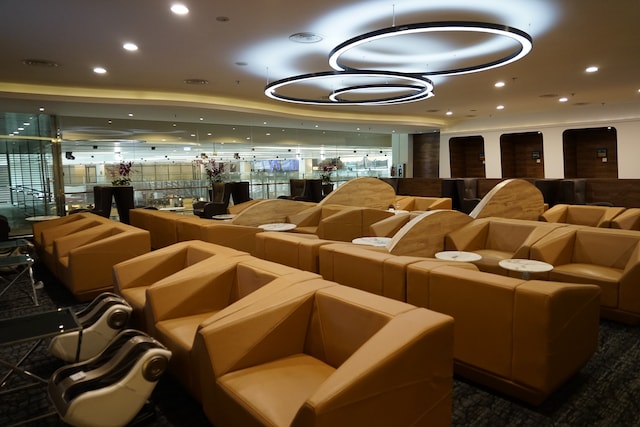 Lounge thumbnail 3
