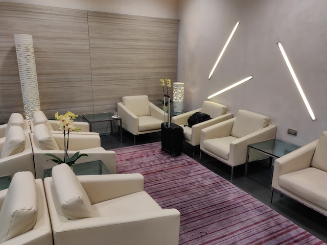 Lounge thumbnail 3
