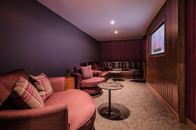 Lounge thumbnail 3