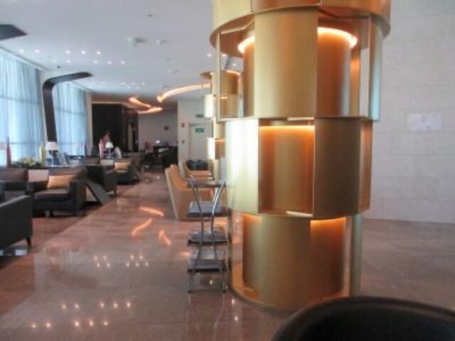 Lounge thumbnail 1
