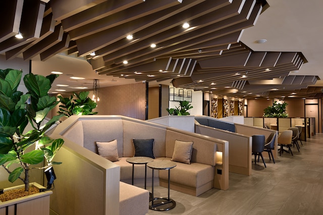 Lounge thumbnail 2