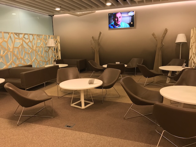 Lounge thumbnail 3