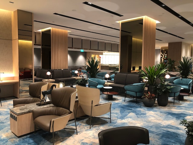 Lounge thumbnail 1