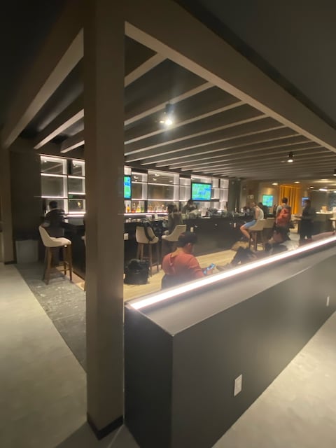 Lounge thumbnail 1
