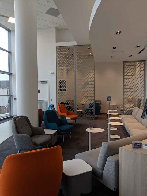 Lounge thumbnail 3