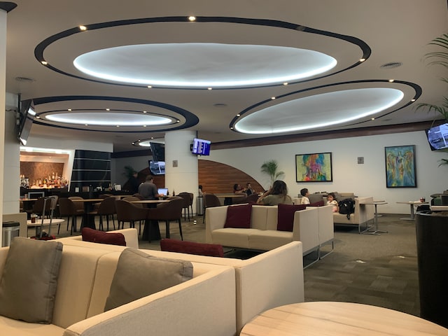 Lounge thumbnail 1