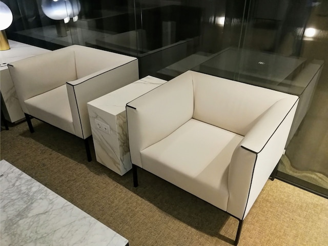 Lounge thumbnail 5