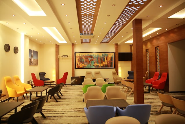 Lounge thumbnail 3