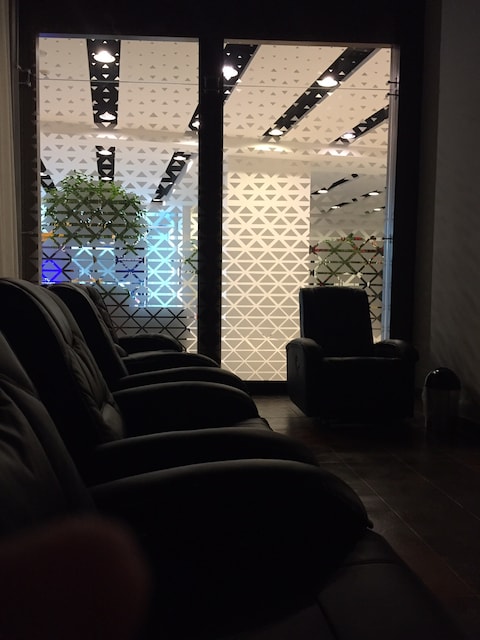 Lounge thumbnail 5