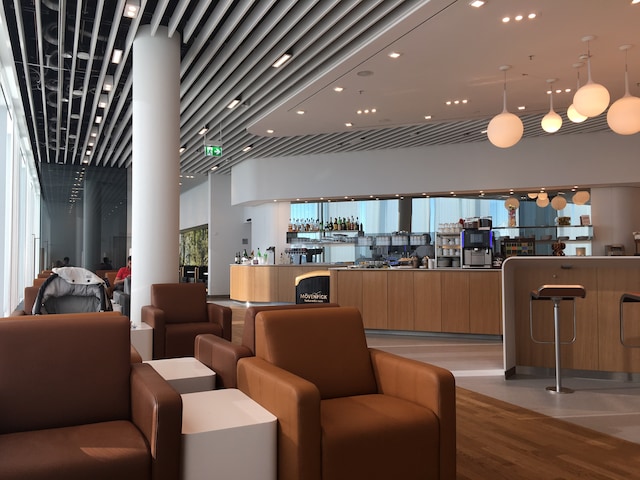 Lounge thumbnail 3