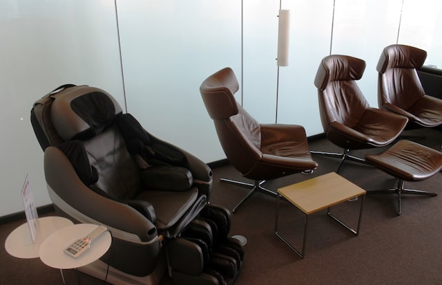 Lounge thumbnail 5