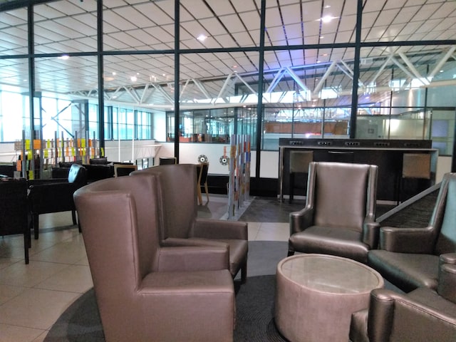 Lounge thumbnail 1
