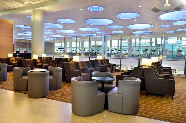 Lounge thumbnail 1