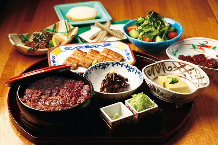 Hitsumabushi Nagoya Bincho Serves Charcoal-Grilled Eel in Ginza